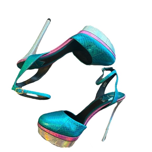 Brian Atwood Fontenay Hologram Snakeskin Platform Pump Blue Magenta Silver 9.5 - Picture 11 of 11
